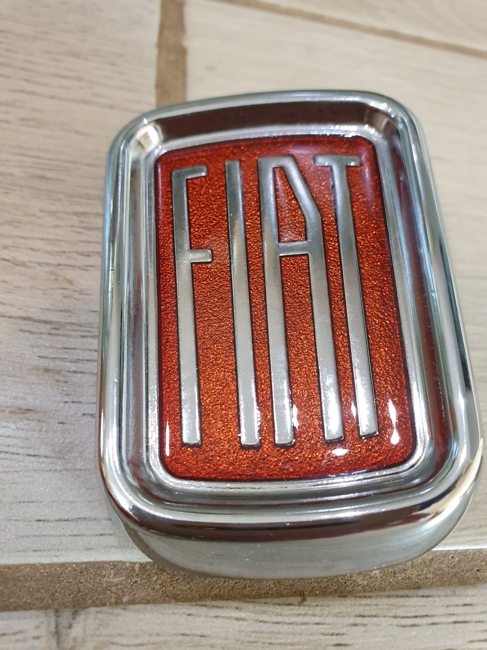 Fregio anteriore Fiat 500 L in metallo